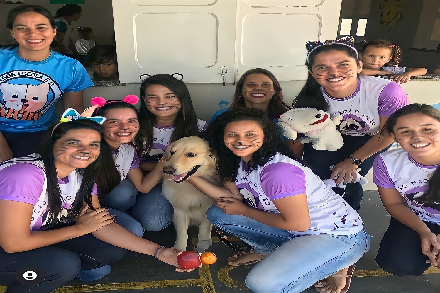 Denominado "O cão não é o vilão: vamos falar sobre leishmaniose?", projeto é coordenado pela professora Roseane Nunes. (fotos: arquivos pessoais)